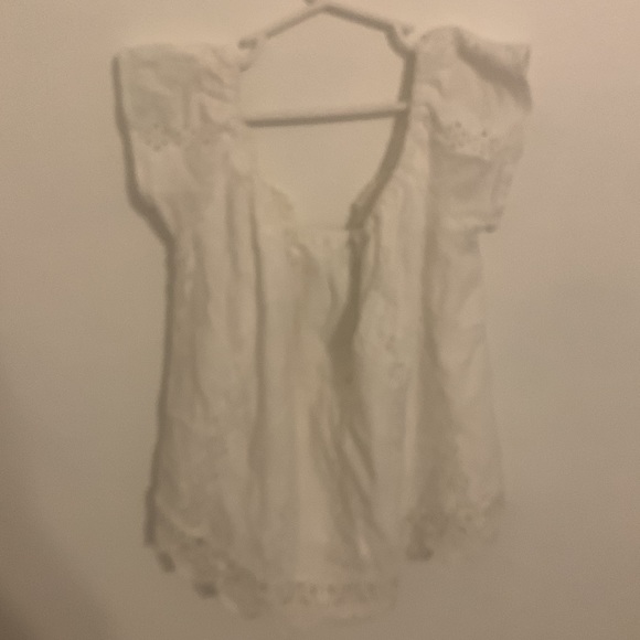 White lace top - Picture 2 of 3